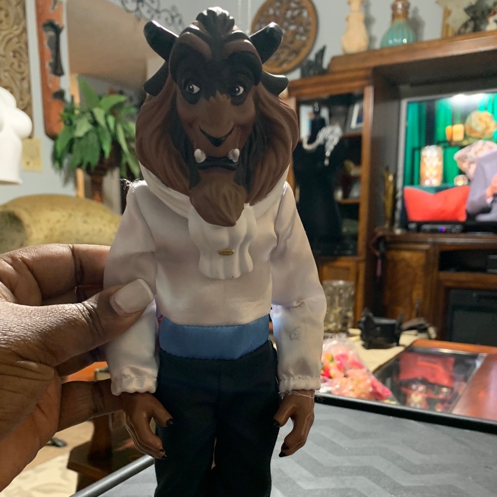 Disney Beauty & The Beast Figure